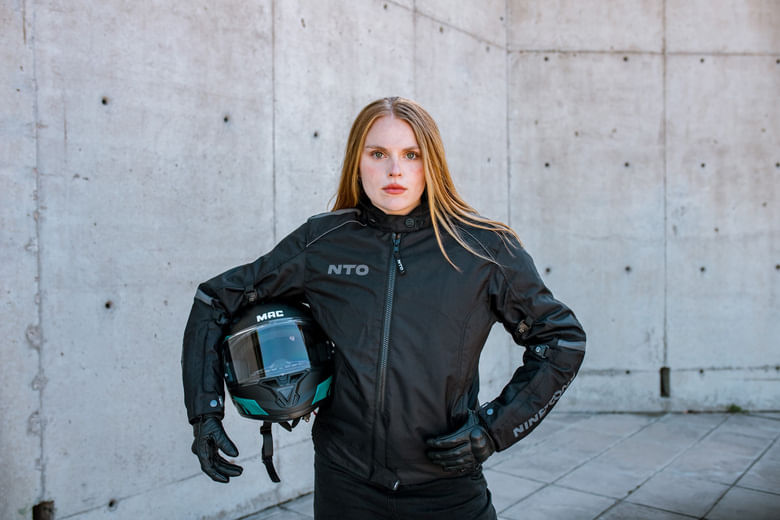 Campera Cordura NTO City Evo Mujer Negra